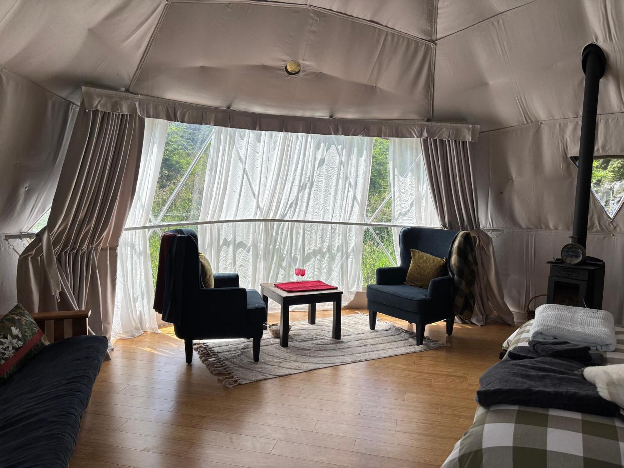 Takahuri Glamping Domes 旺格努伊 外观 照片